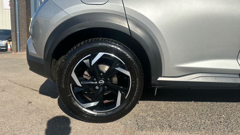 Nissan Juke 1.0 DiG-T 114 N-Connecta 5dr Petrol Hatchback